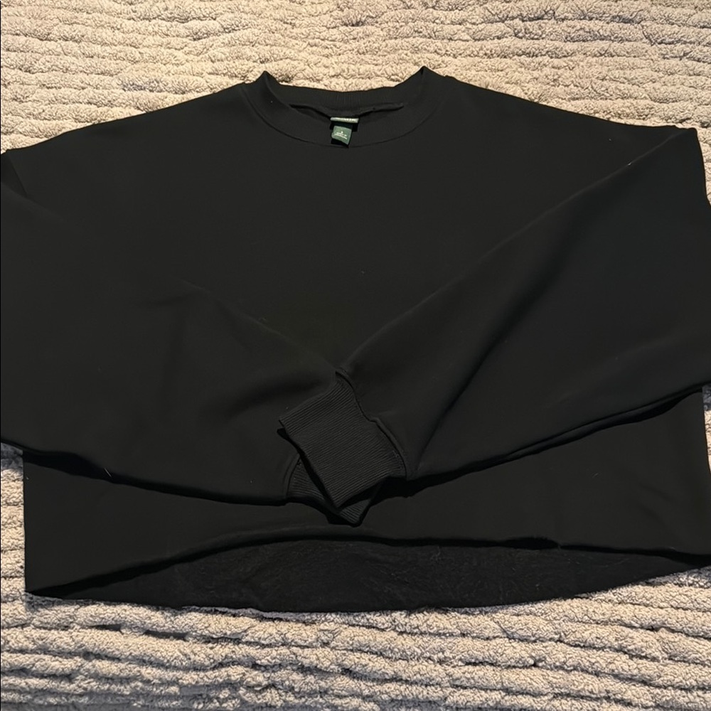 Black Cropped Sweatshirt